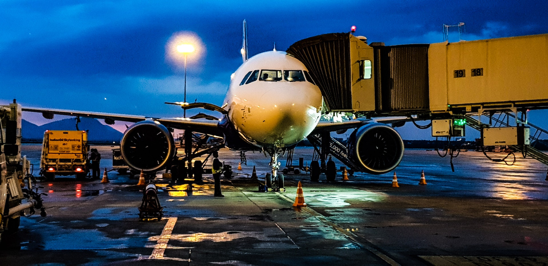 Alaska Airlines introduce nuovi chioschi-scanner che consentiranno ai passeggeri di effettuare check-in e consegna bagagli in meno di cinque minuti.