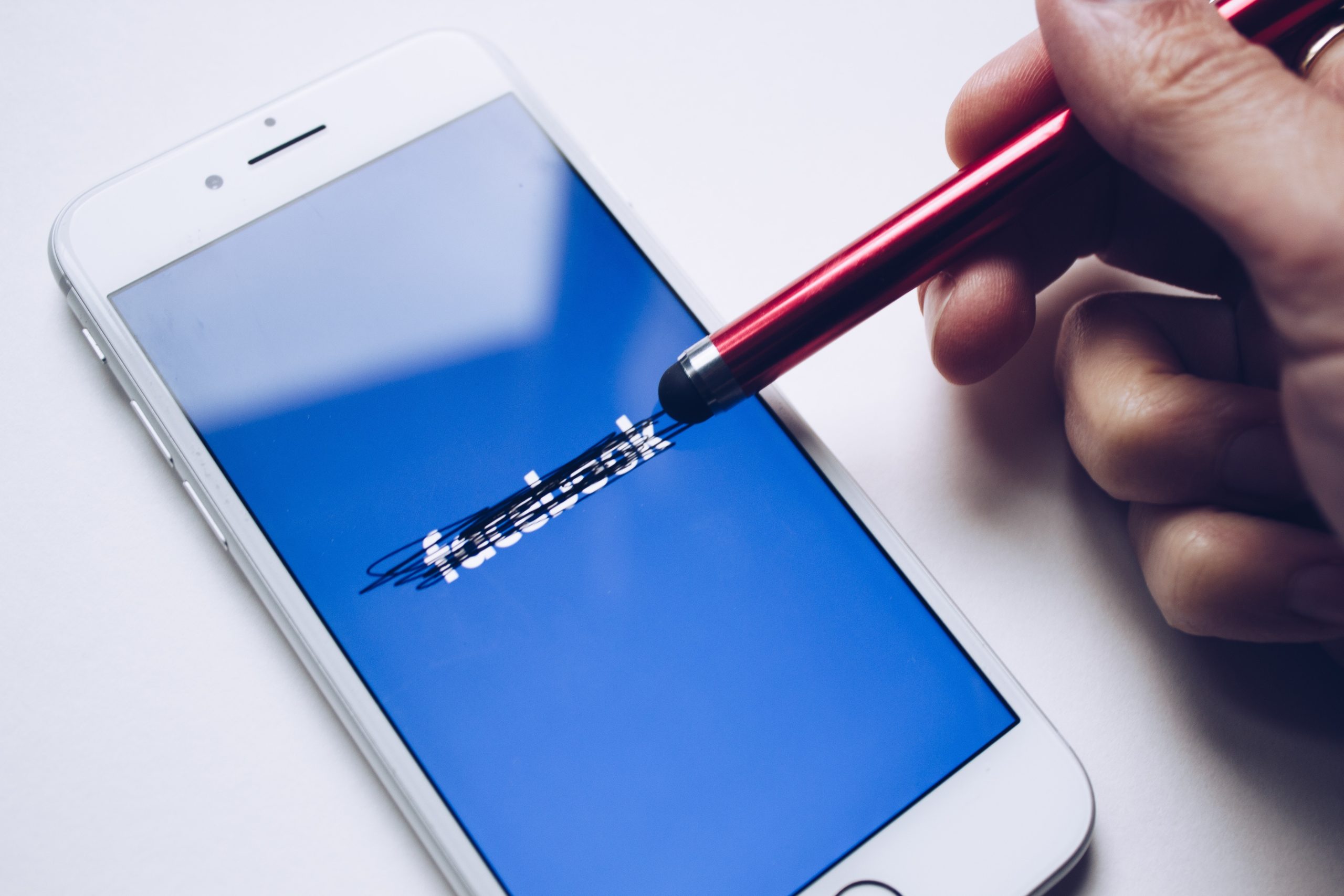 Online News Act: Facebook e Instagram boicottano