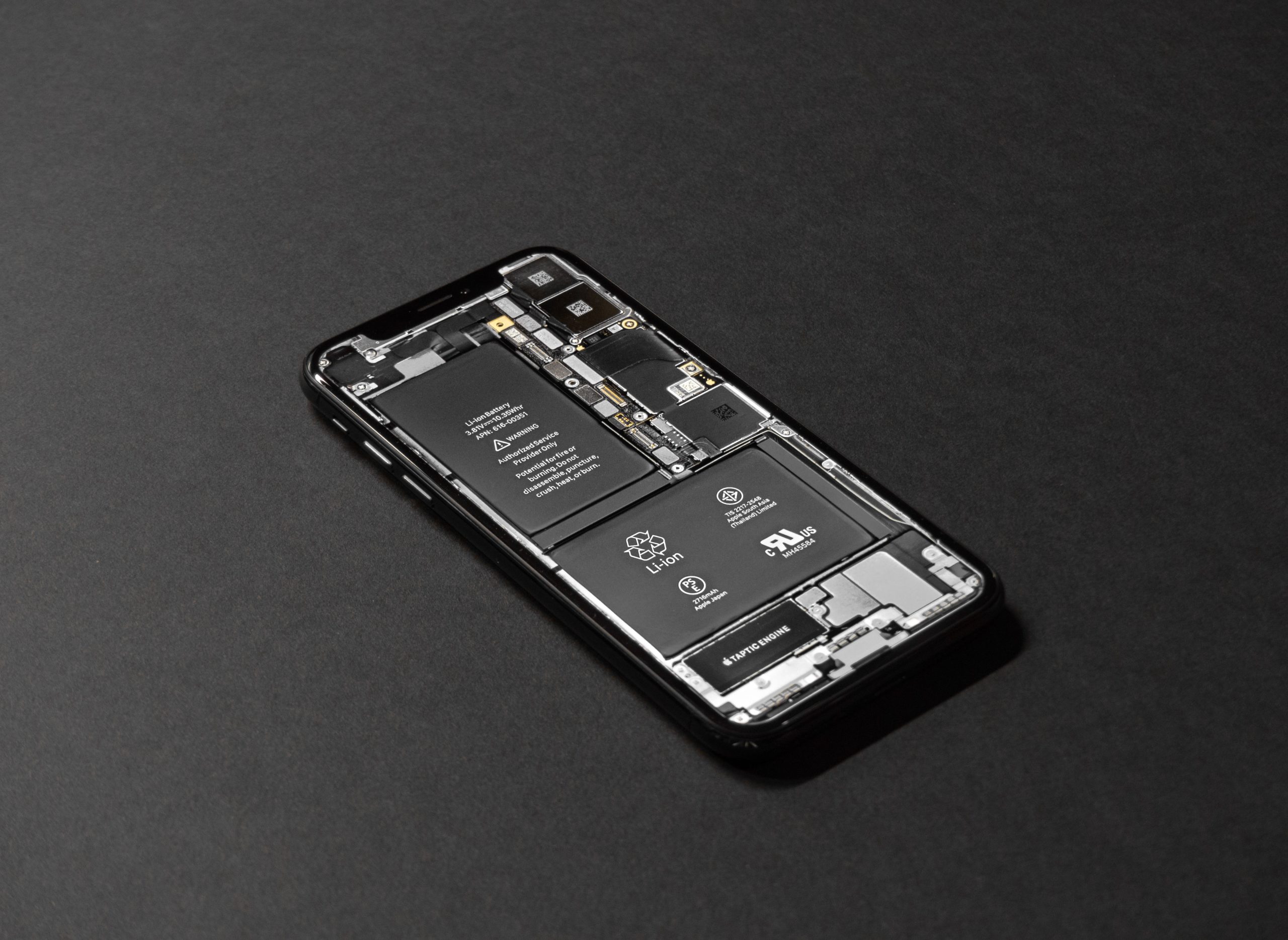 Batteria iPhone: legge Unione Europea