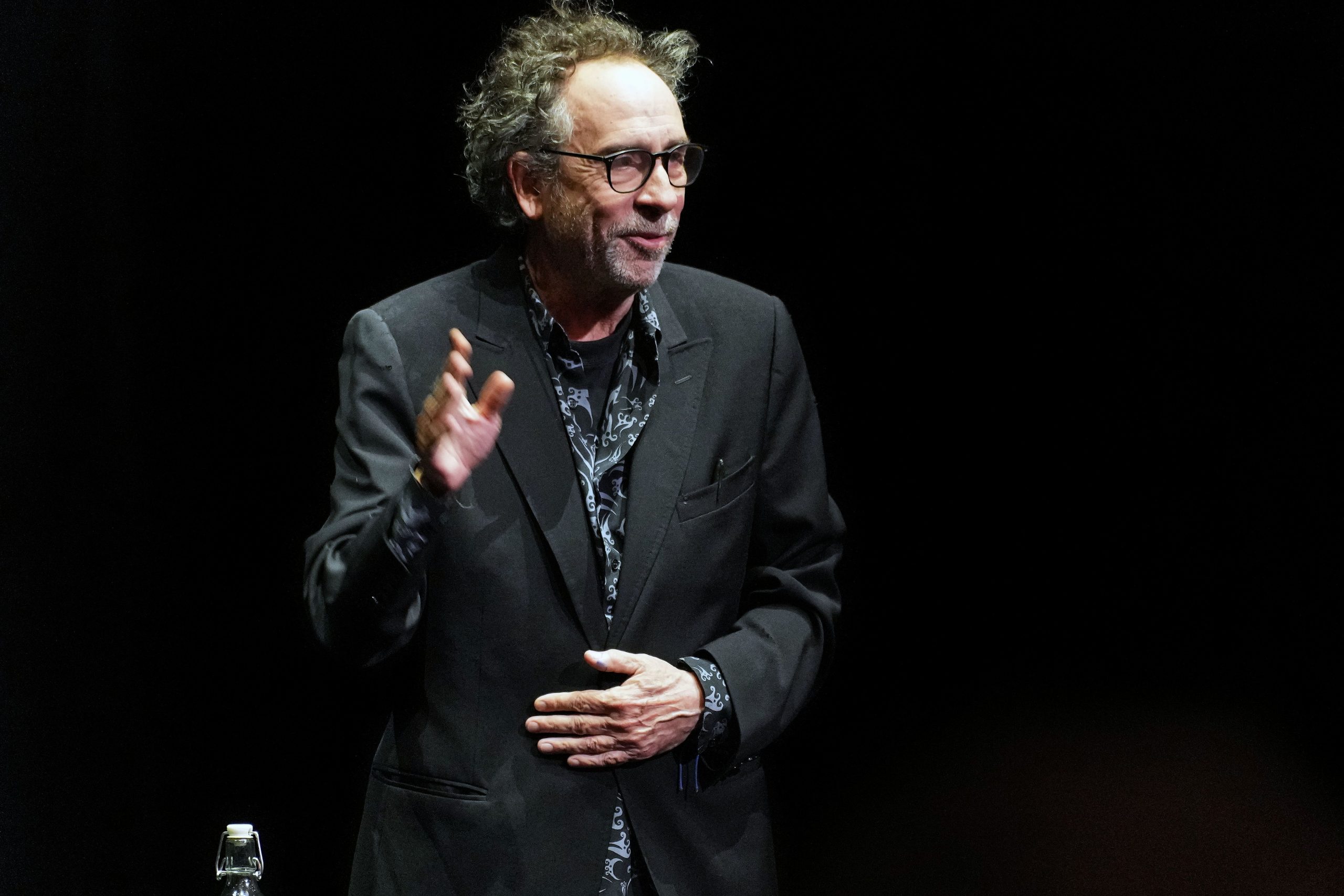 Tim Burton critica la Warner e la Disney: Sono come le intelligenze  artificiali - Giornale Social